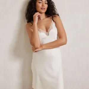 CW61132RPLN03 Chelsea Peers slipdress natuur